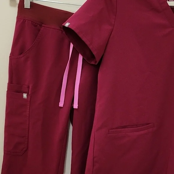 Figs Scrub Top -Small Casma 3 Pocket Maroon Nurse Hospital V-Neck w/ Pants-XS - Picture 4 of 15
